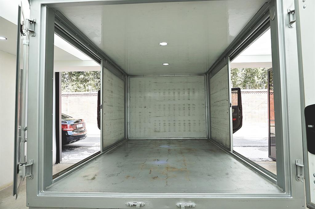 Hyundai Porter 1.0 Ton/ Super Cab/ Long Wheelbase 6