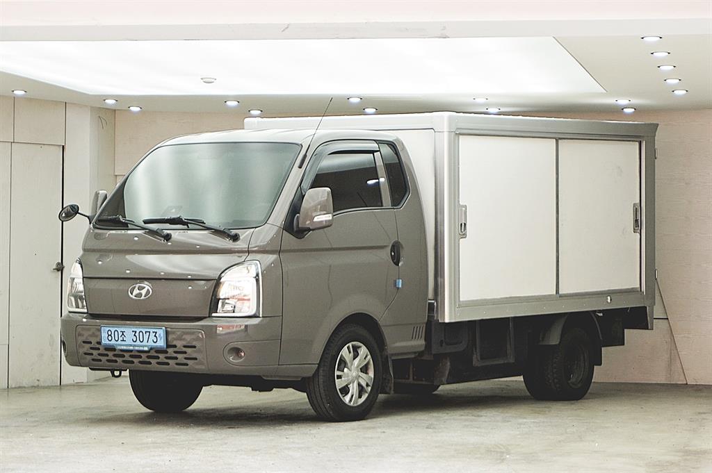 Hyundai Porter 1.0 Ton/ Super Cab/ Long Wheelbase