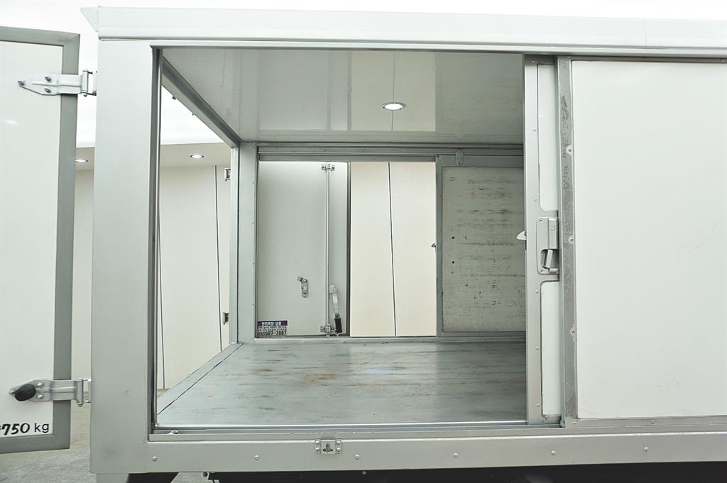 Hyundai Porter 1.0 Ton/ Super Cab/ Long Wheelbase 7