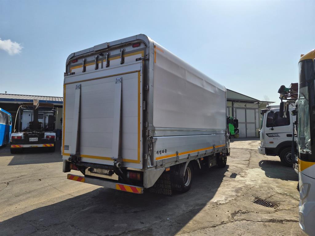 이스즈 엘프 3.5톤 윙바디 - 중고 트럭 매물 이미지