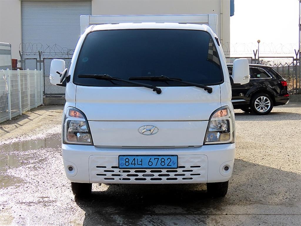 Hyundai Porter 1.0 Ton/ Super Cab/ Long Wheelbase