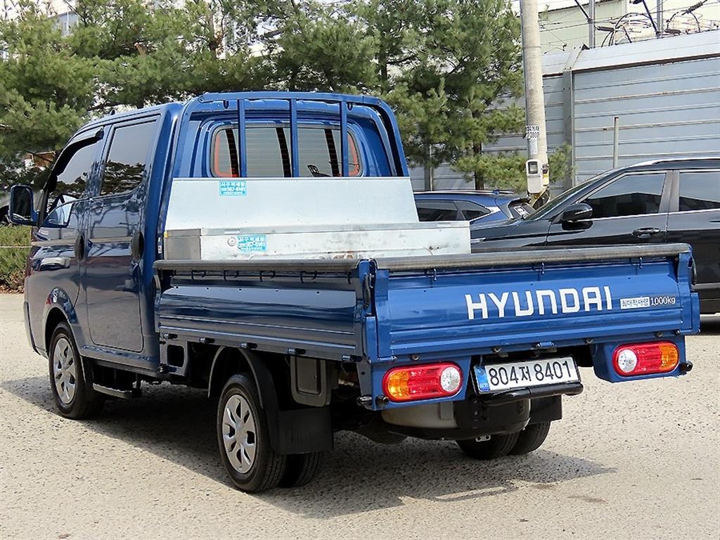 Hyundai Porter Double Cab/ Long Wheelbase/ 2WD Premium 4