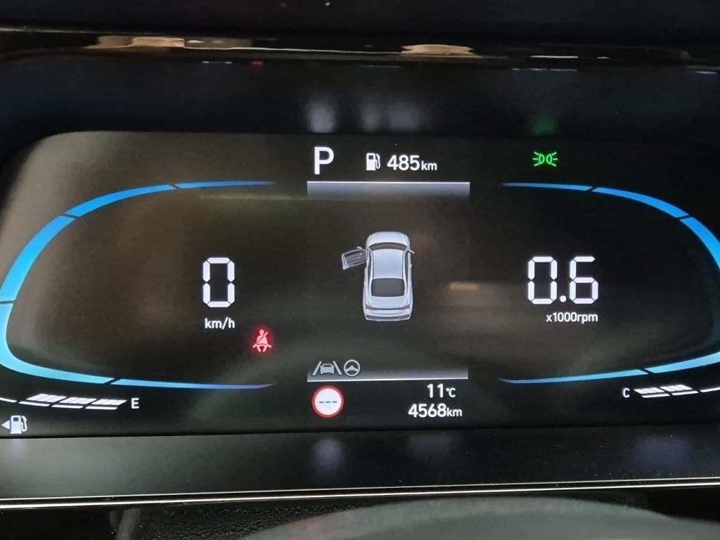 Hyundai Avante 1.6 Gasoline Modern 7