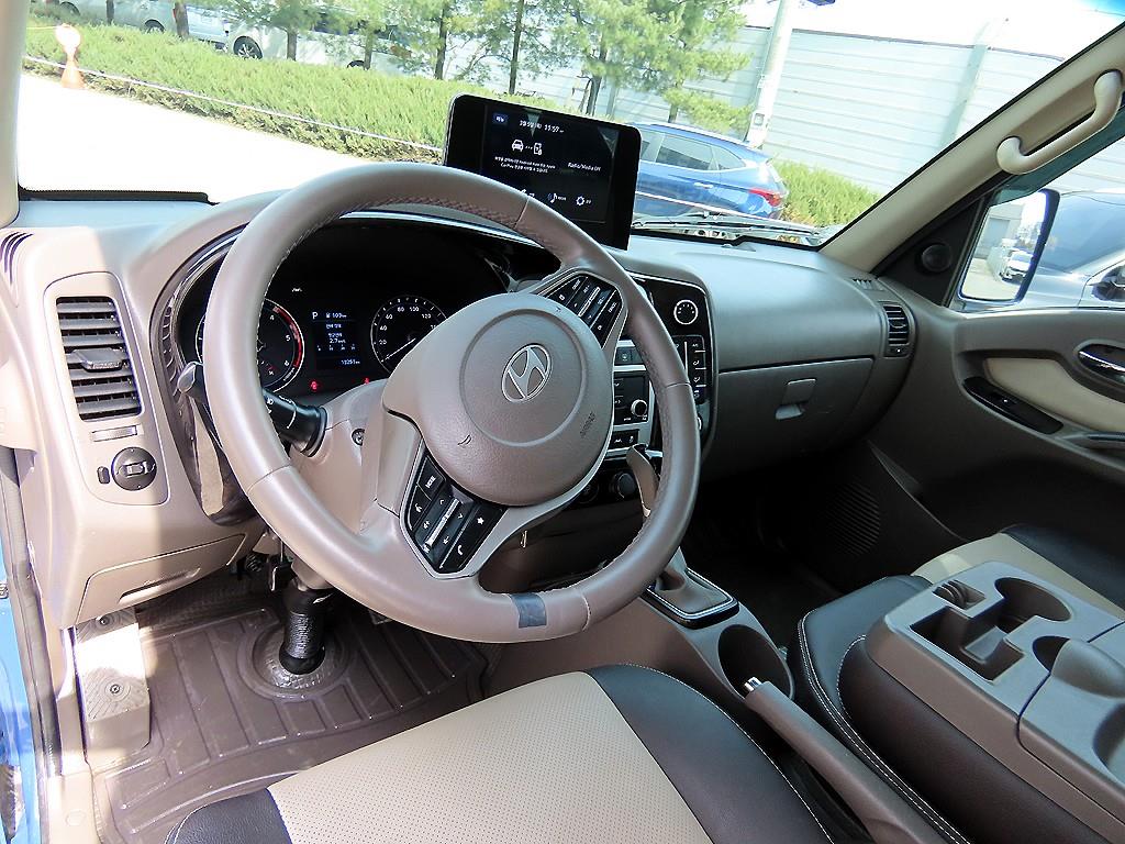 Hyundai Porter Double Cab/ Long Wheelbase/ 2WD Premium 9