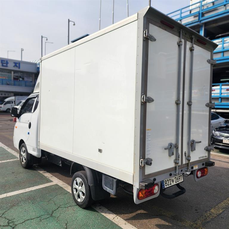 Hyundai Porter Super Cab/ Long Wheelbase Modern Plus 7