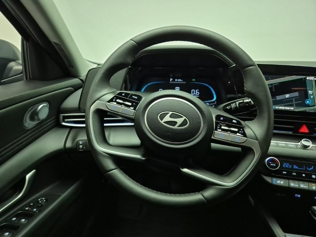 Hyundai Avante 1.6 Gasoline Modern 10