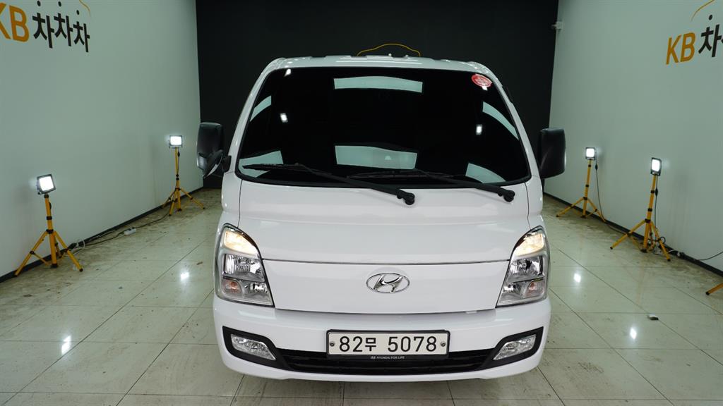 Hyundai Porter 1.0 Ton/ Standard Cab/ Long Wheelbase/ CRDi Smart 3