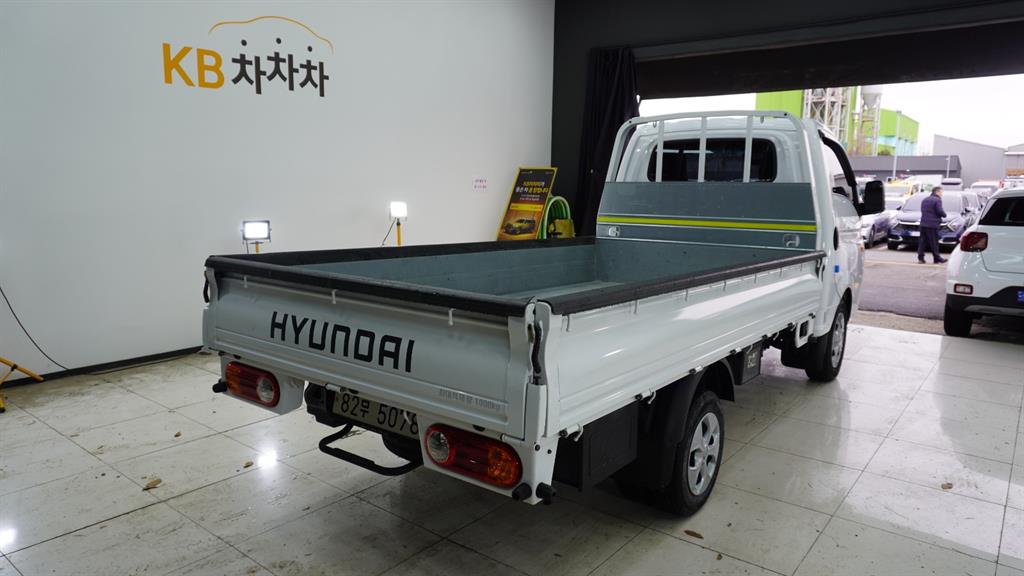 Hyundai Porter 1.0 Ton/ Standard Cab/ Long Wheelbase/ CRDi Smart 6