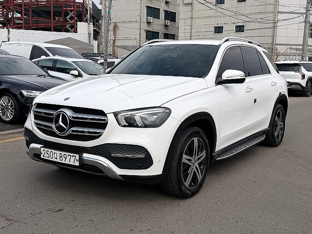 벤츠 GLE 클래스 GLE 300d 4MATIC 사진 2/20
