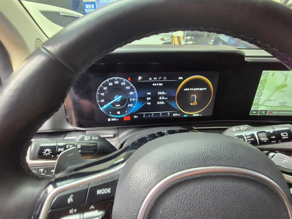 Kia Carnival Gasoline Signature 4