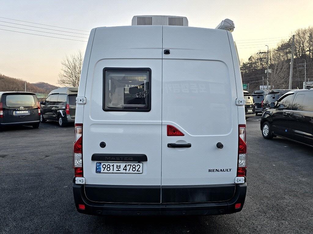 Renault Master Camping Car 5