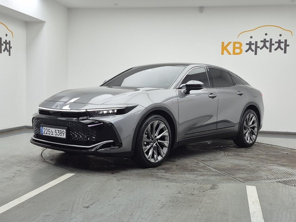 Toyota Crown 2.5 4WD Hybrid 2