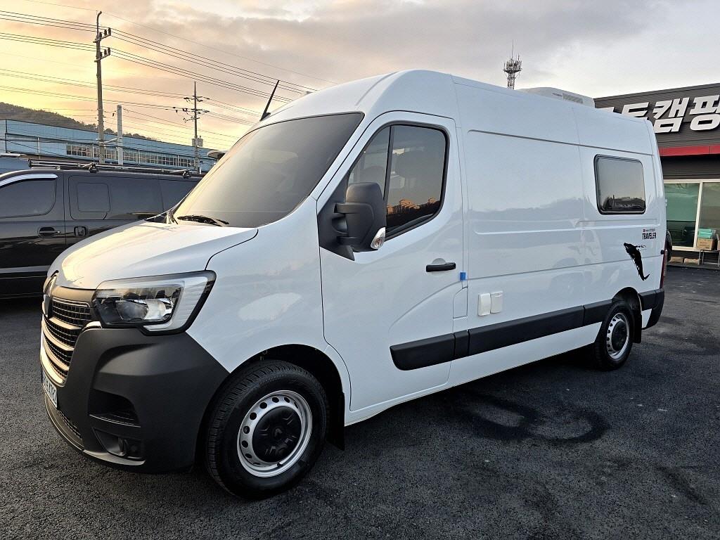 Renault Master Camping Car 3