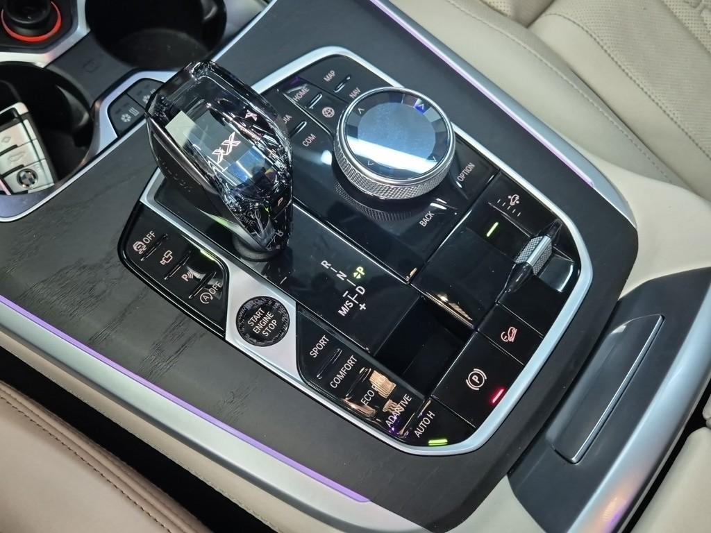 BMW X7 xDrive 40i Design Pure Excelence 9