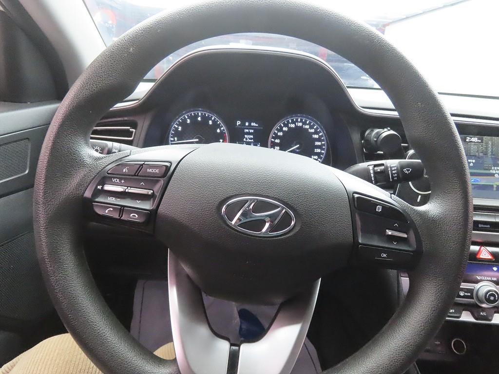 Hyundai Avante 1.6 Style 9
