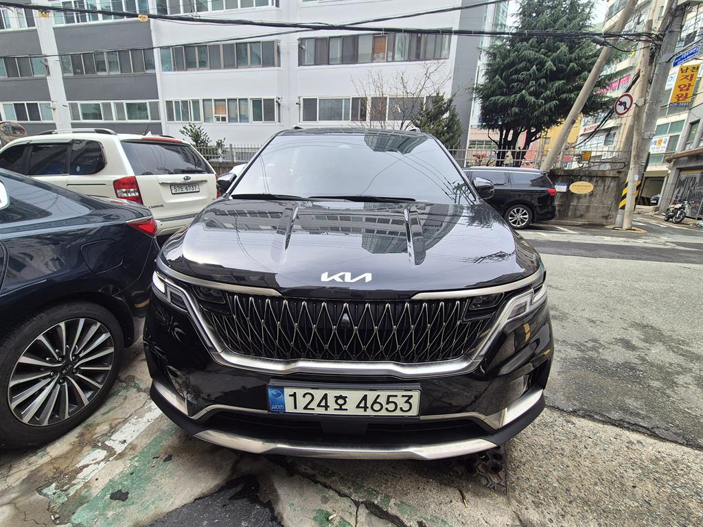 Kia Carnival Gasoline Signature