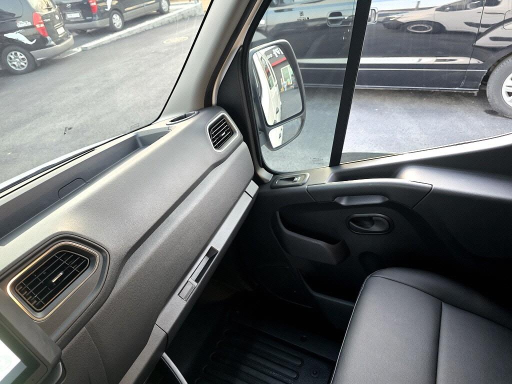 Renault Master Camping Car 9