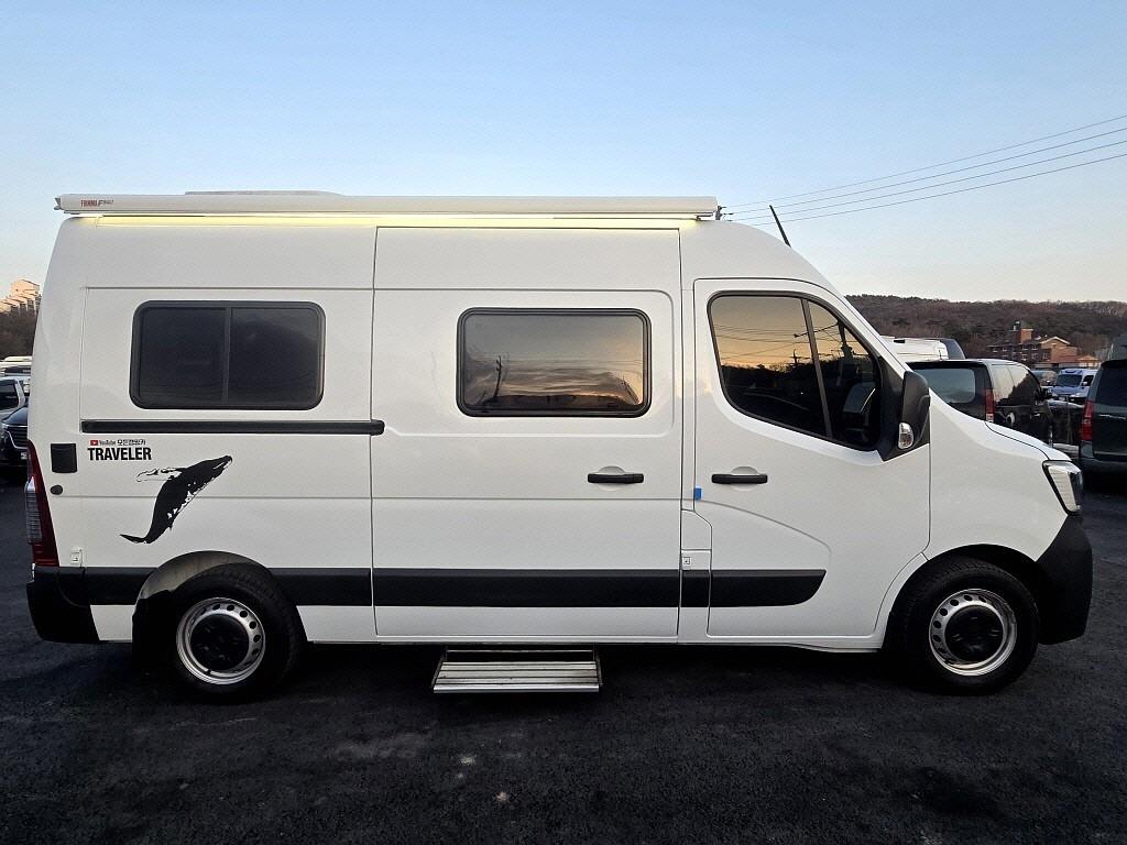 Renault Master Camping Car 6