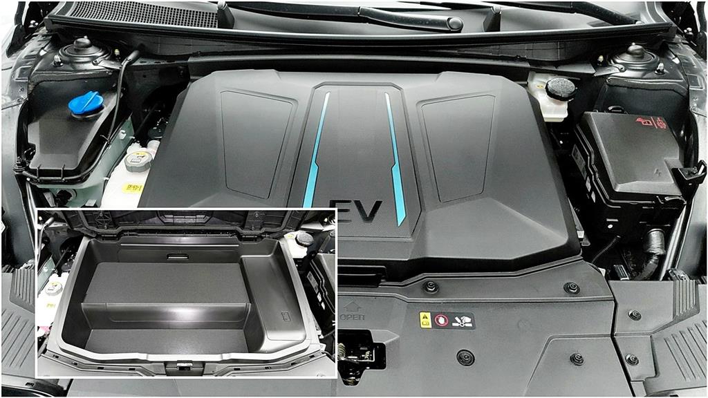 Hyundai IONIQ Long Range 4WD Exclusive 7