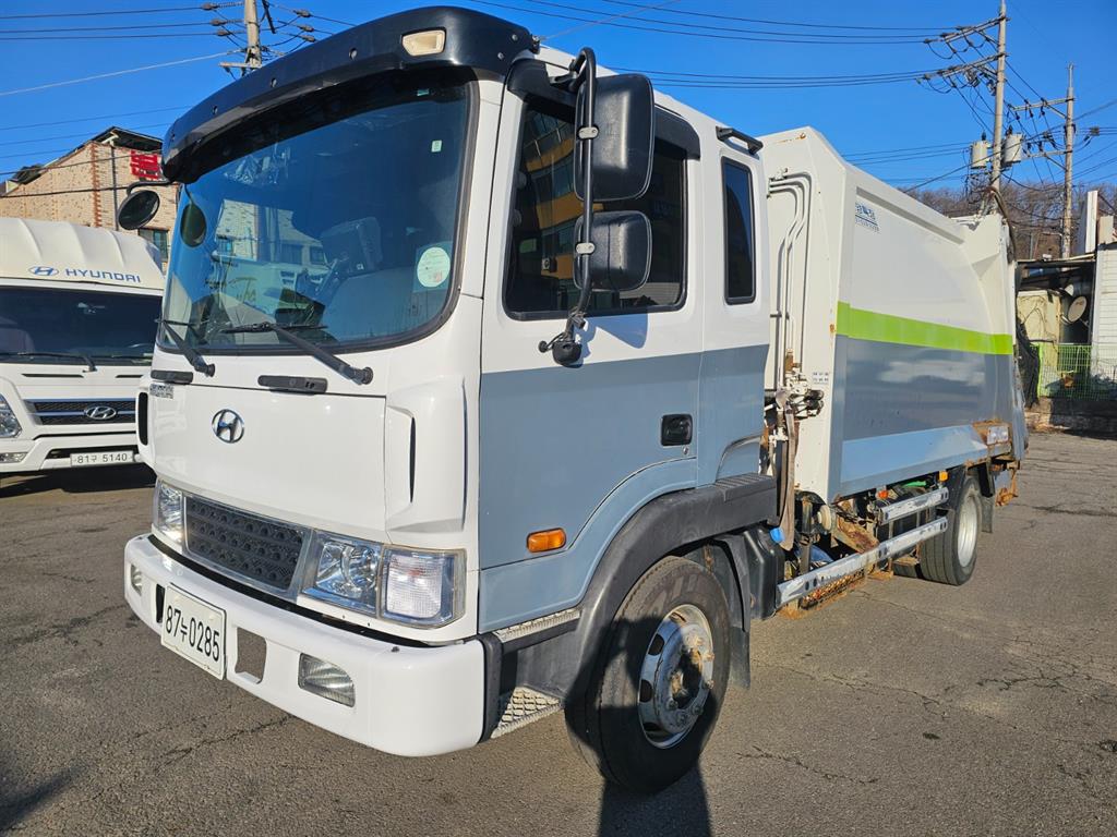 현대 압착진개 메가트럭 5톤 밀판식 배출 - 중고 트럭 매물 이미지