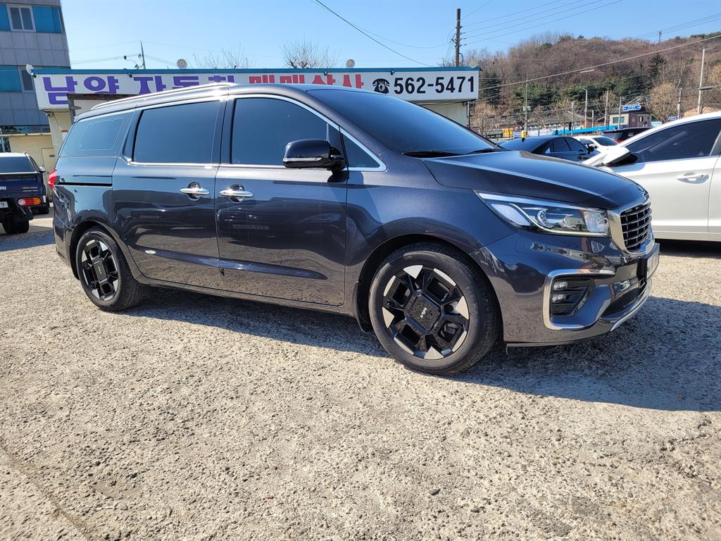 Kia Carnival Diesel Limousine VIP 3