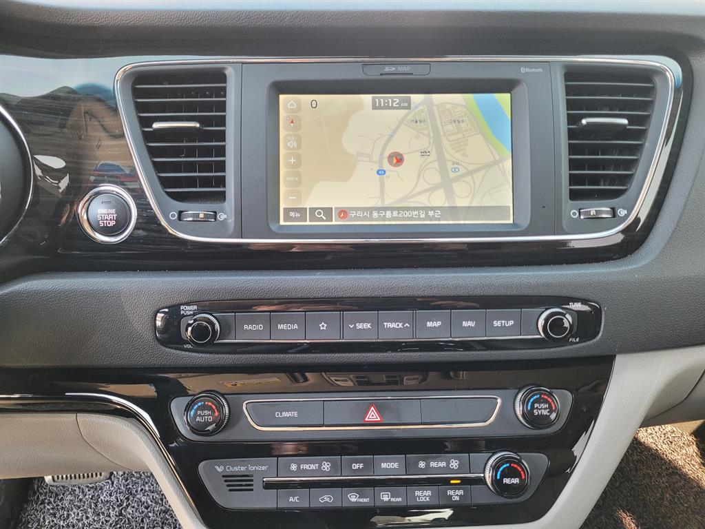 Kia Carnival Diesel Limousine VIP 10