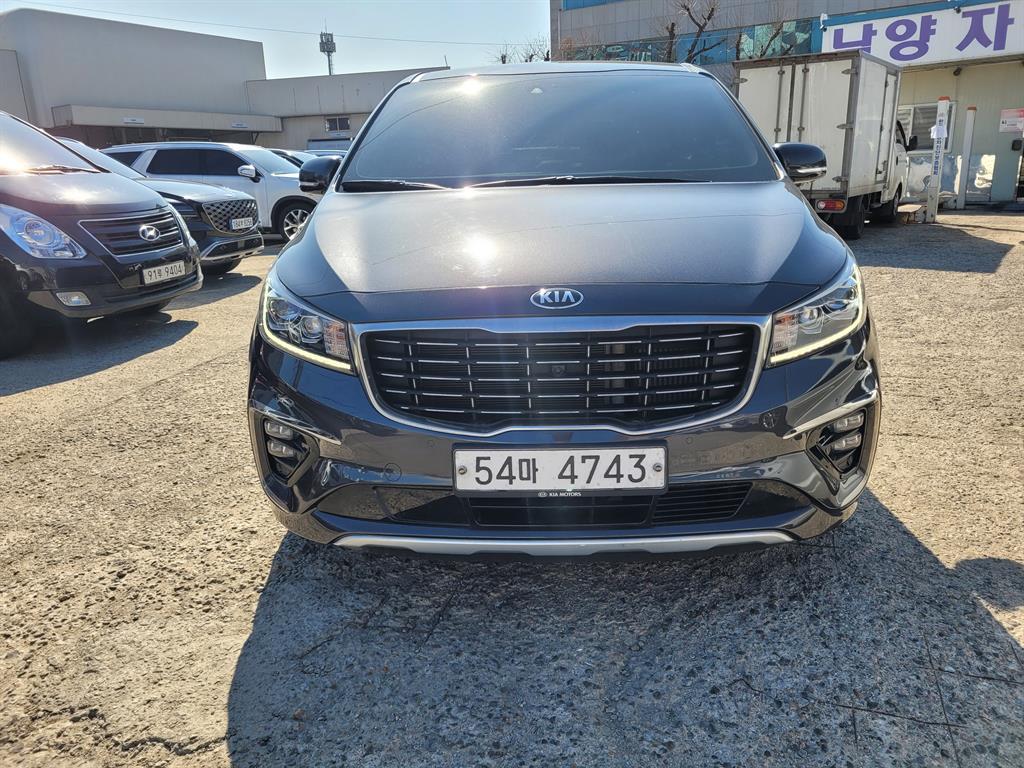 Kia Carnival Diesel Limousine VIP 2