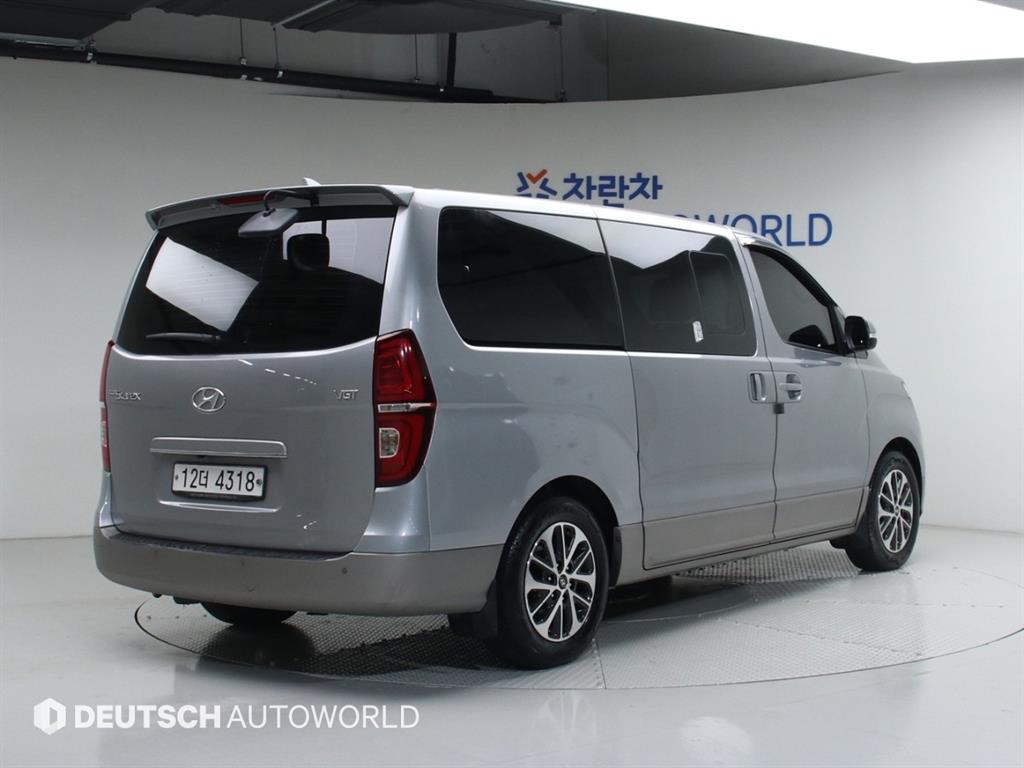 Hyundai Starex 2WD Urban Exclusive 3