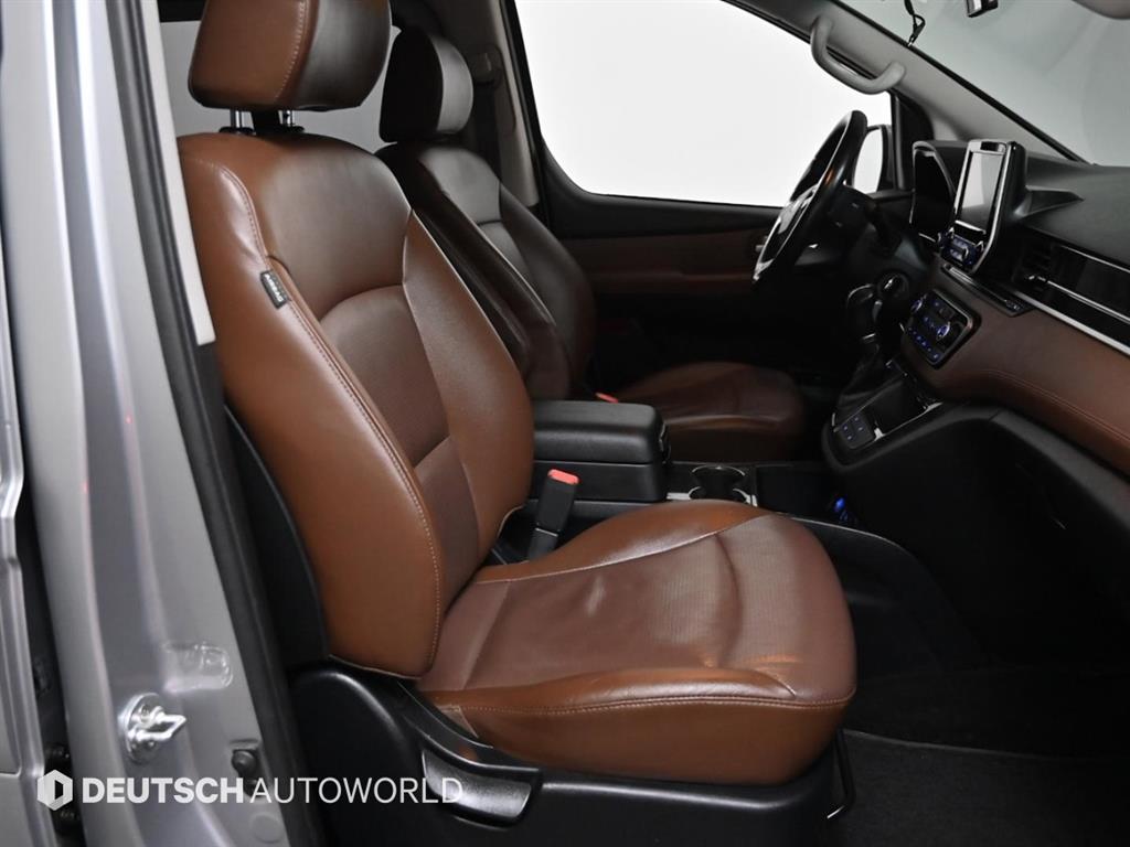 Hyundai Starex 2WD Urban Exclusive 9