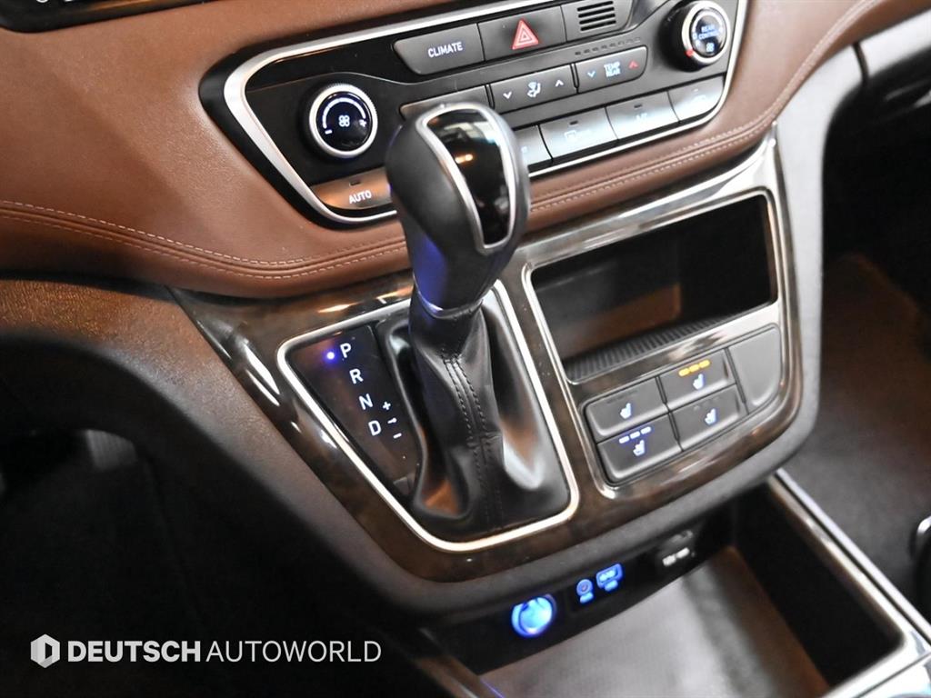 Hyundai Starex 2WD Urban Exclusive 8