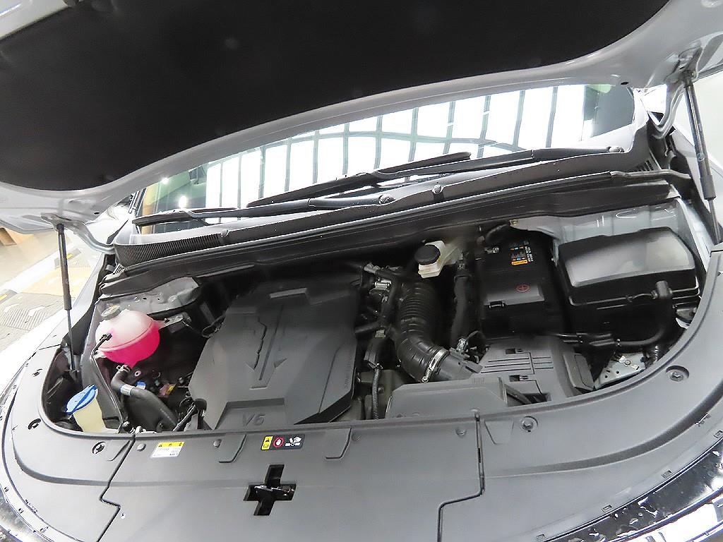 Kia Carnival Gasoline Signature 8