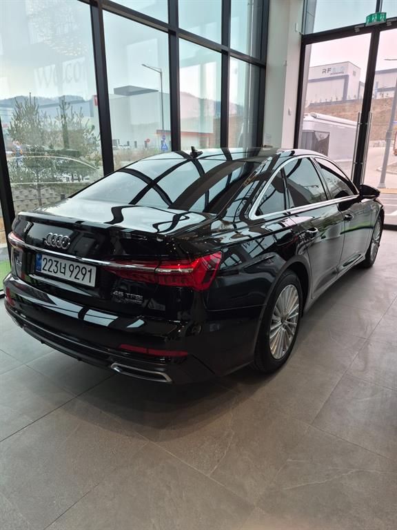 Audi A6 45 TFSI Quattro Premium 6