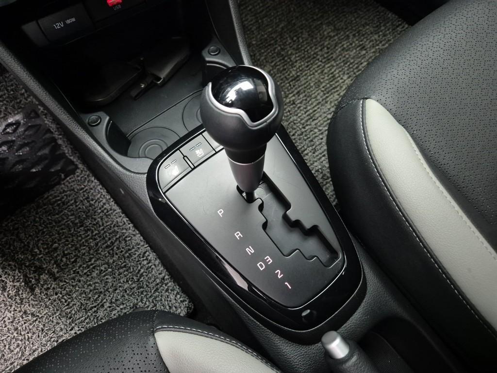 Kia Morning 1.0 Gasoline Prestige 9