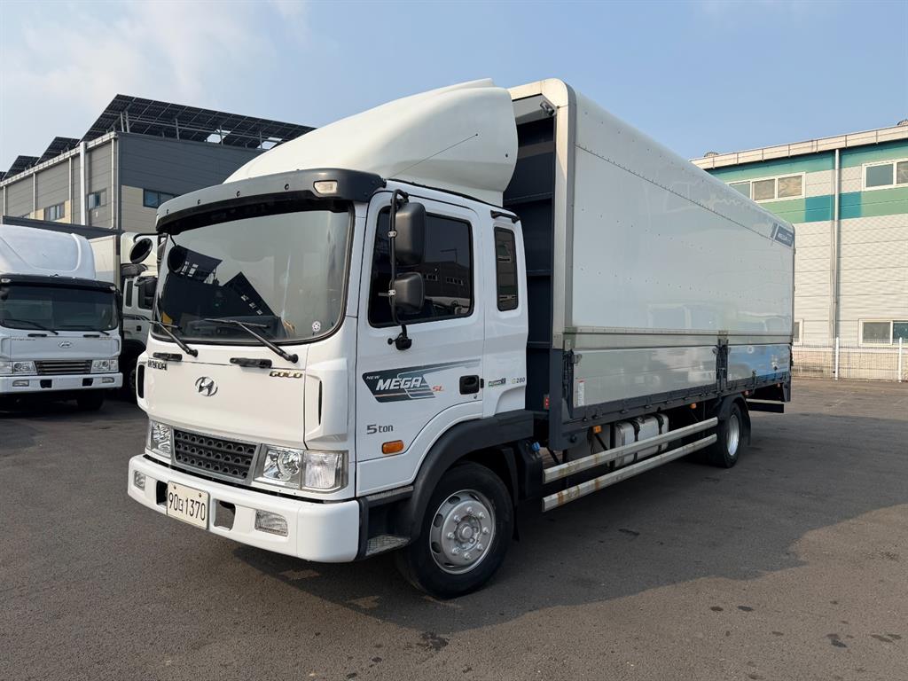 현대 메가트럭 윙바디 5톤 수동 - 중고 트럭 매물 이미지