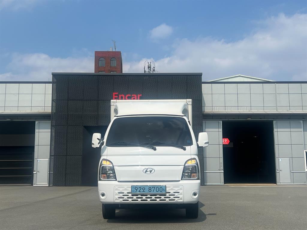 Hyundai Porter 1.0 Ton/ Super Cab/ Long Wheelbase