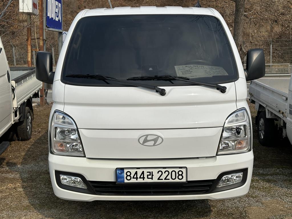 Hyundai Porter Double Cab/ Long Wheelbase/ 2WD Smart