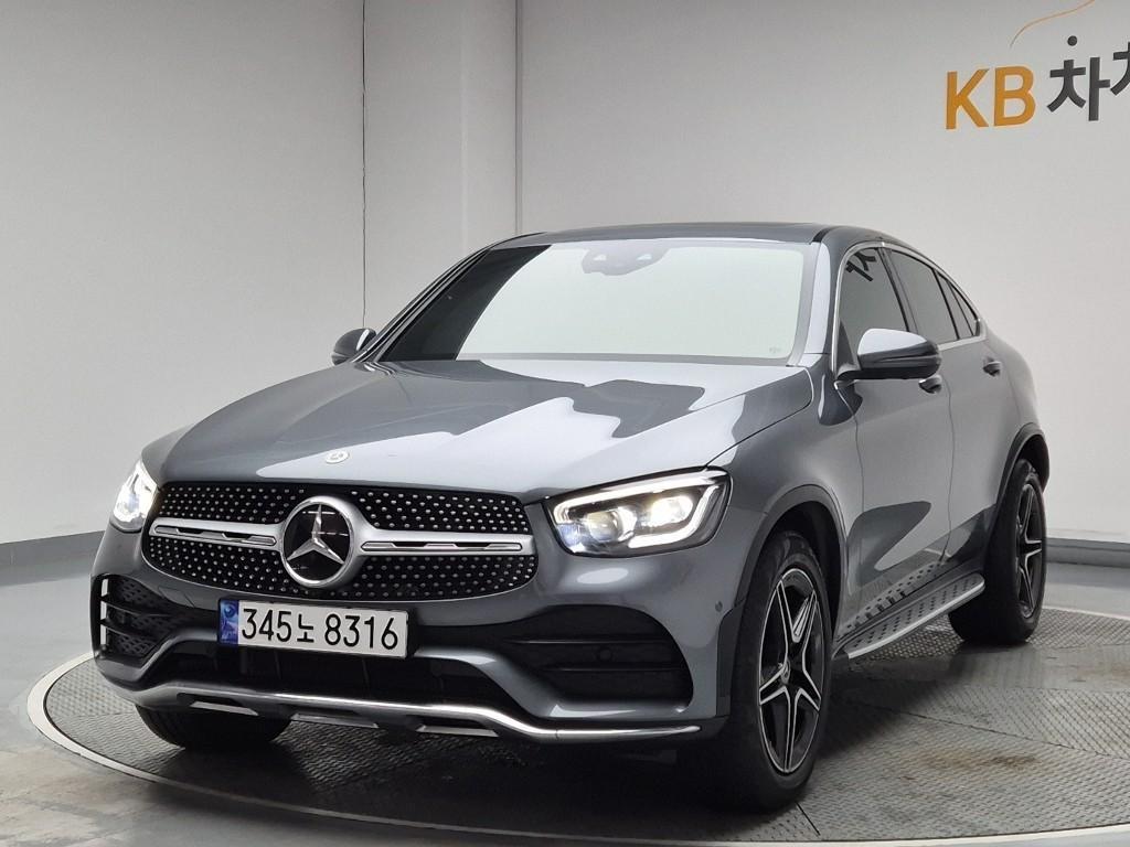 Mercedes-Benz GLC-Class GLC300 4MATIC Coupe 2