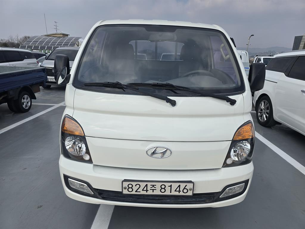 Hyundai Porter 1.0 Ton/ Super Cab/ Long Wheelbase/ CRDi 3