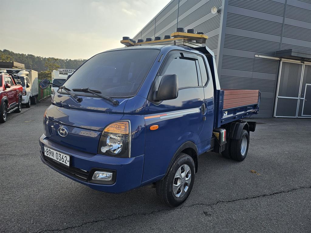 Hyundai Porter Super Cab/ Long Wheelbase/ 4WD Smart