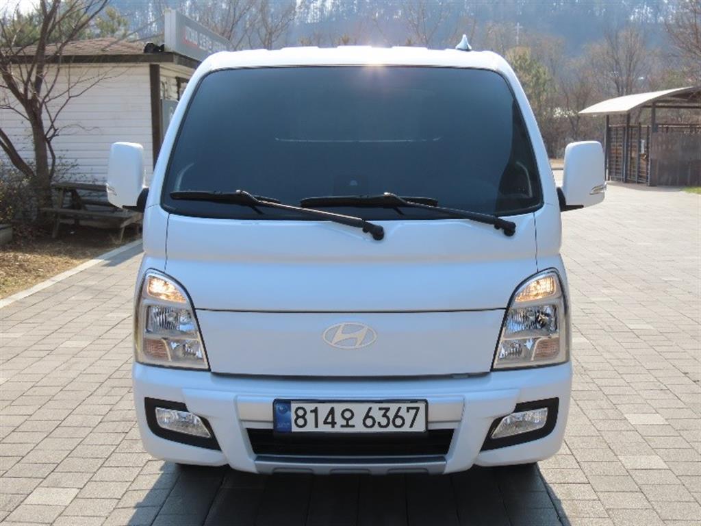 Hyundai Porter Super Cab/ Long Wheelbase/ 2WD Premium