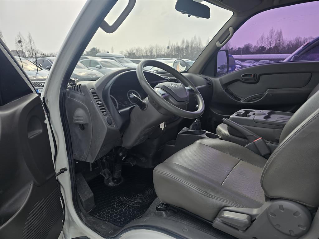 Hyundai Porter 1.0 Ton/ Super Cab/ Long Wheelbase/ CRDi 10