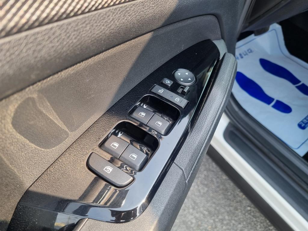 Kia Sportage 1.6 Gasoline 2WD Trendy 10