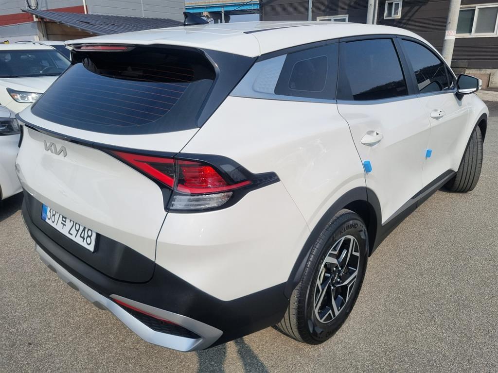 Kia Sportage 1.6 Gasoline 2WD Trendy 6