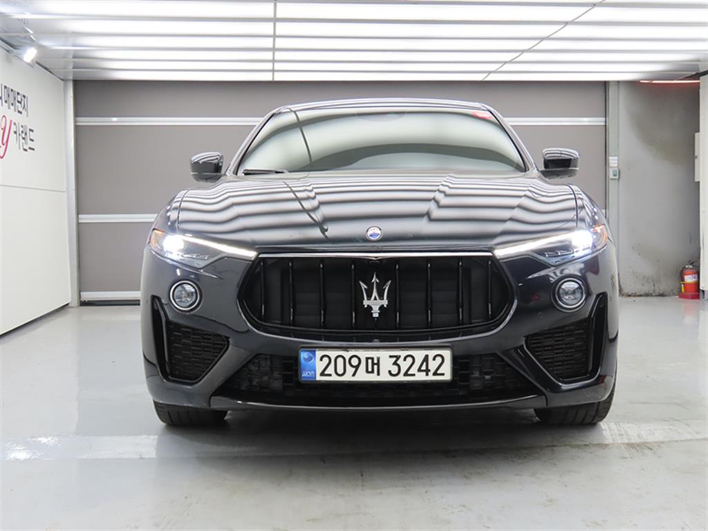 Maserati Levante 3.0 AWD Sport 3