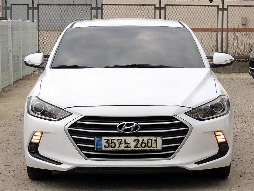 Hyundai Avante 1.6 GDI Smart