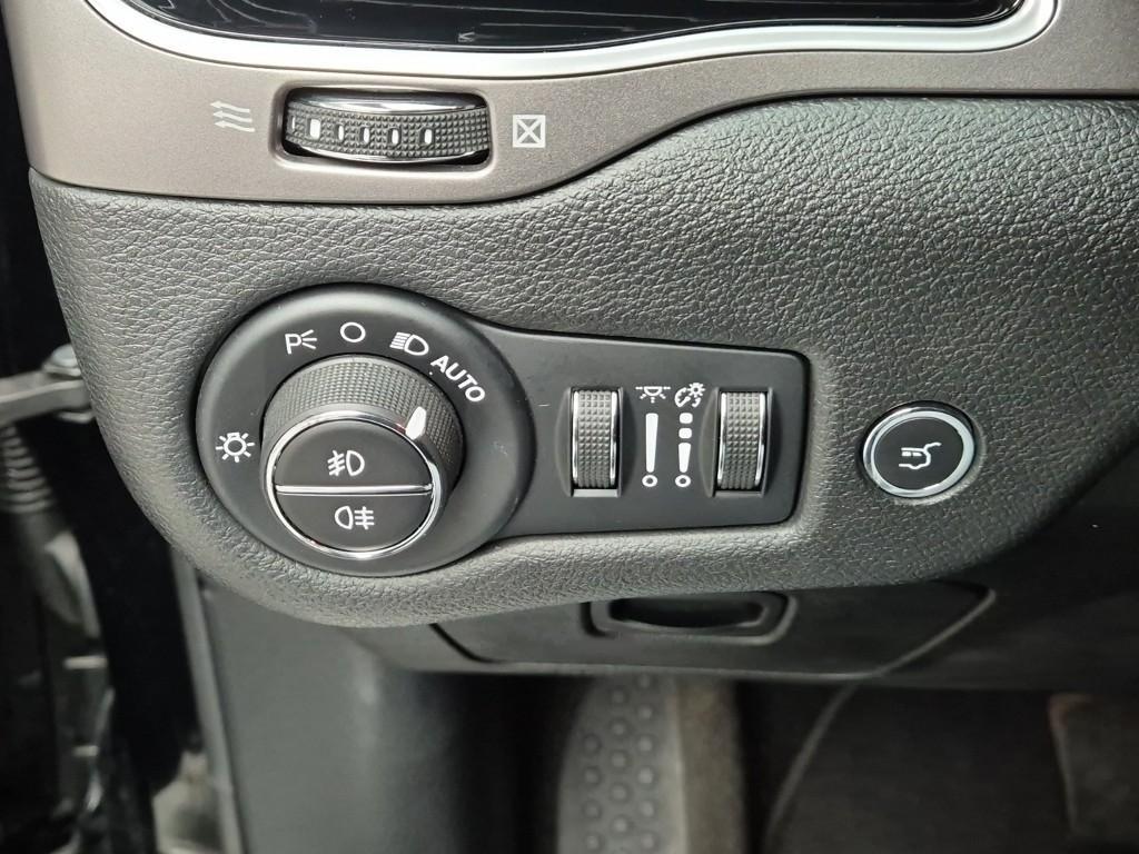 Jeep Cherokee 2.4 Limited AWD 10