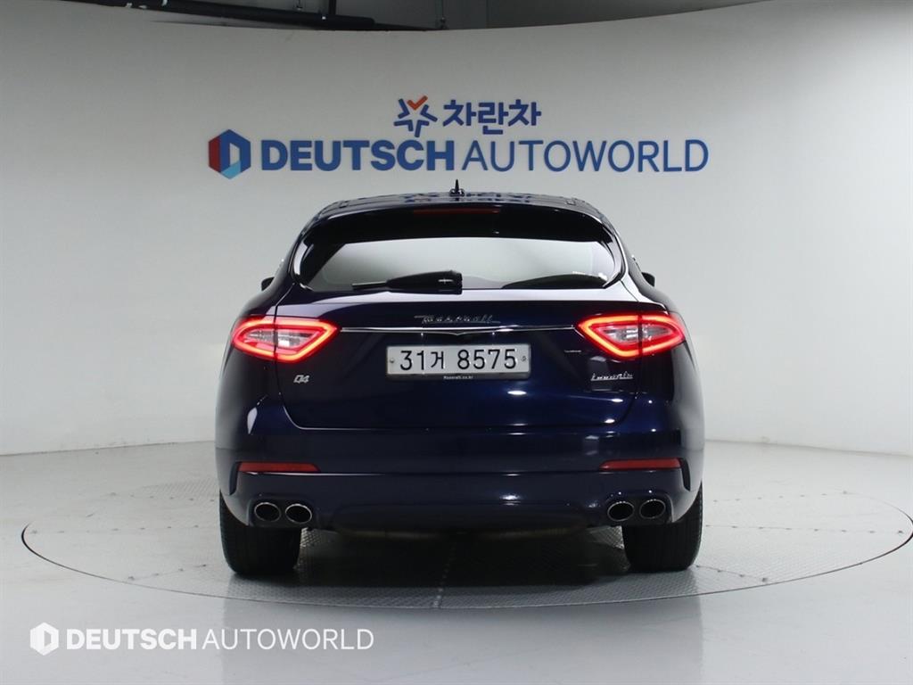 Maserati Levante 3.0 AWD Premium 5