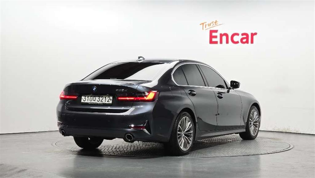 BMW 3 Series 320d Luxury 3