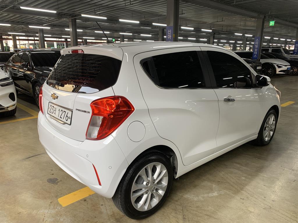 Chevrolet Spark Premier 6