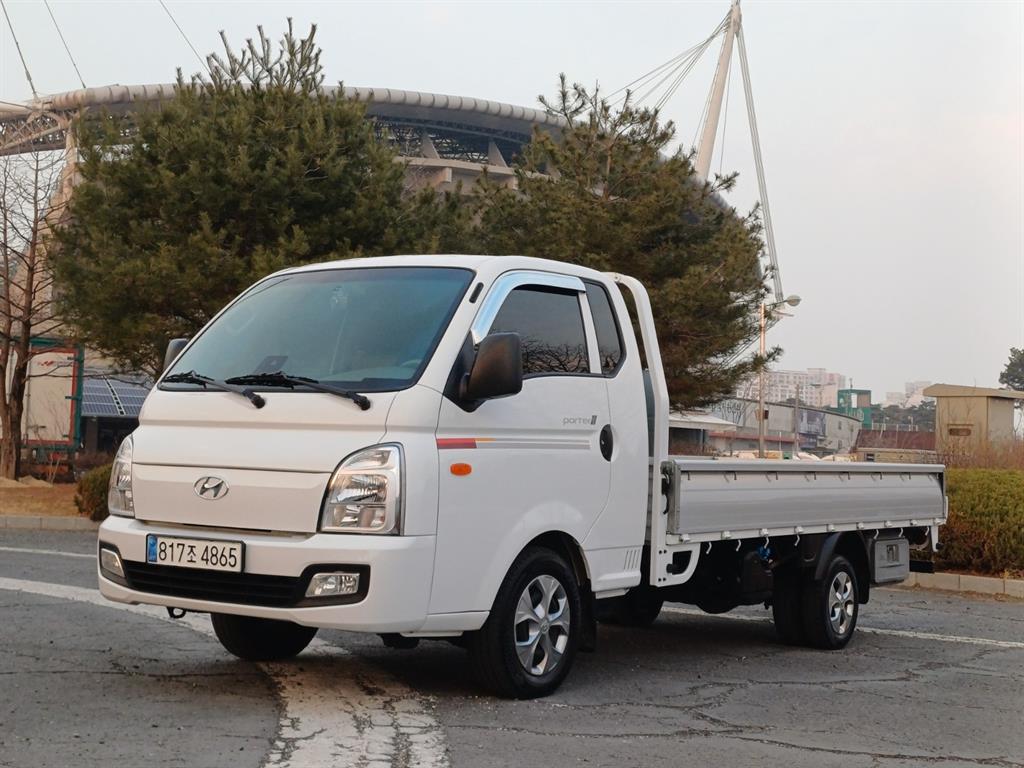 Hyundai Porter 1.0 Ton/ Long Body